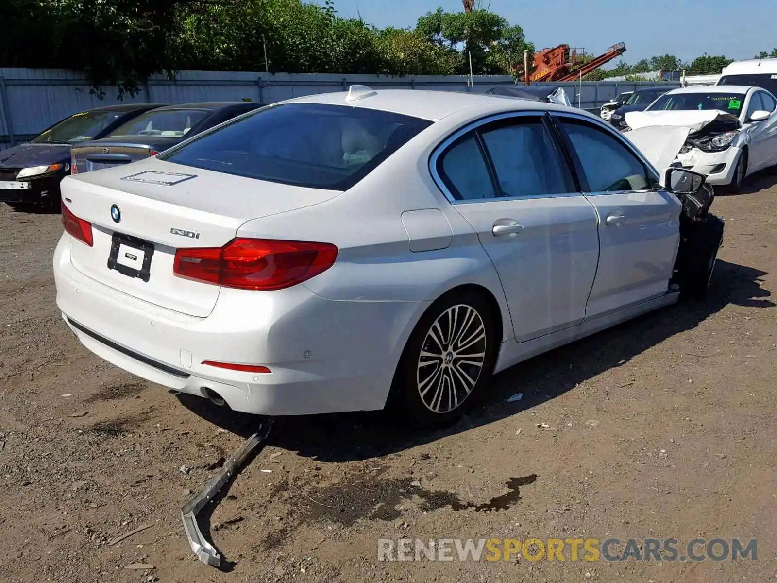 4 Photograph of a damaged car WBAJA7C57KG909877 BMW 5 SERIES 2019