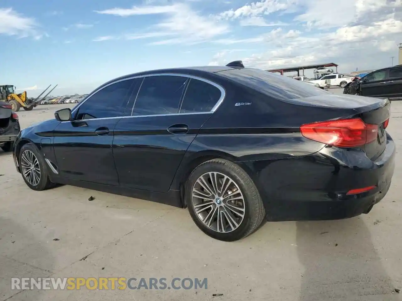 2 Photograph of a damaged car WBAJA9C50KB389238 BMW 5 SERIES 2019