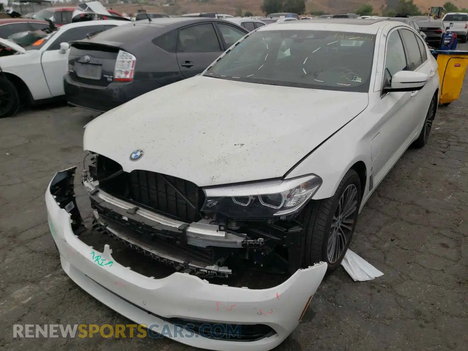 2 fotografías del automóvil dañado WBAJA9C51KB389765 BMW 5 SERIES 2019
