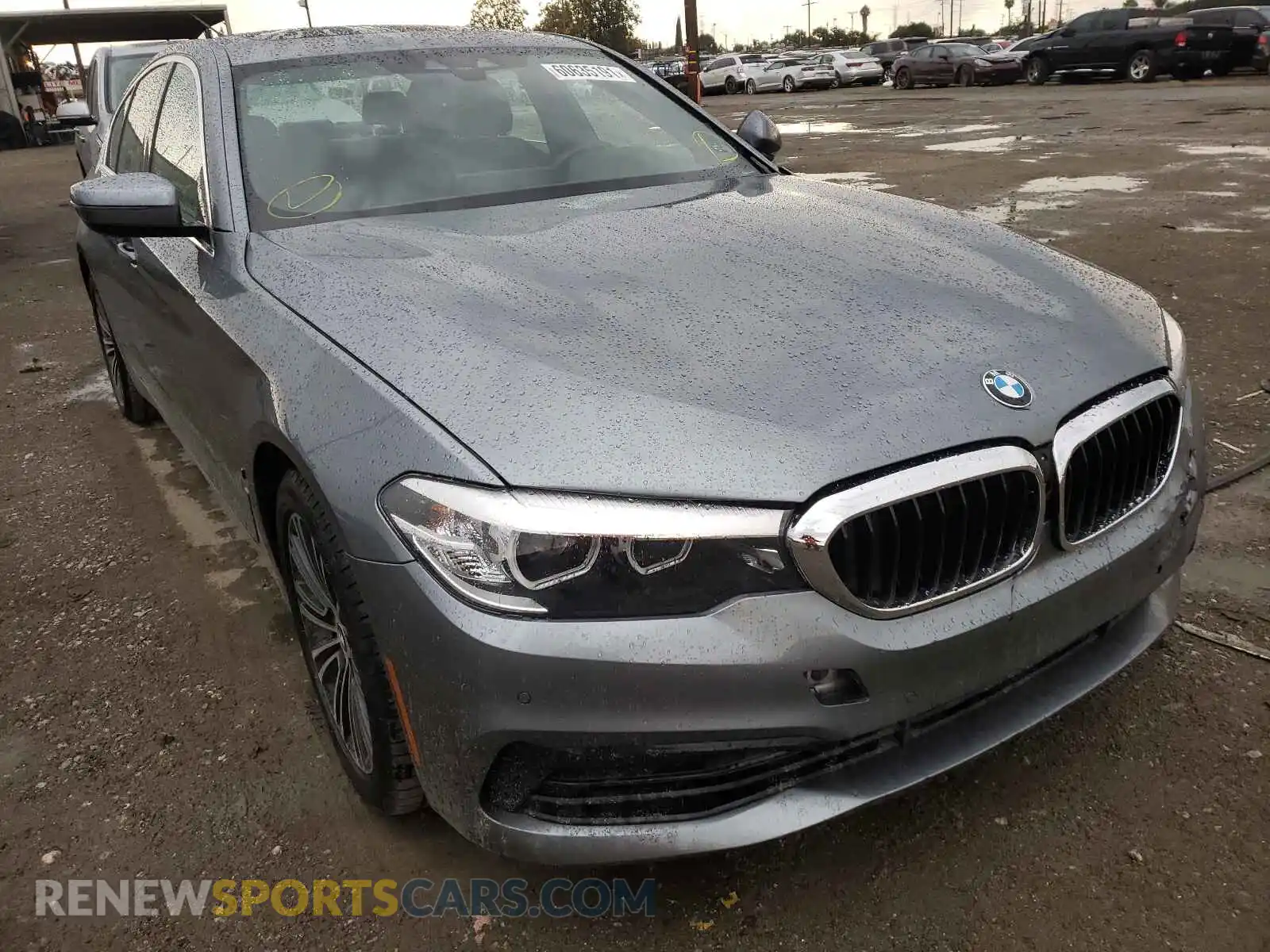 1 Фотография поврежденного автомобиля WBAJA9C52KB399432 BMW 5 SERIES 2019