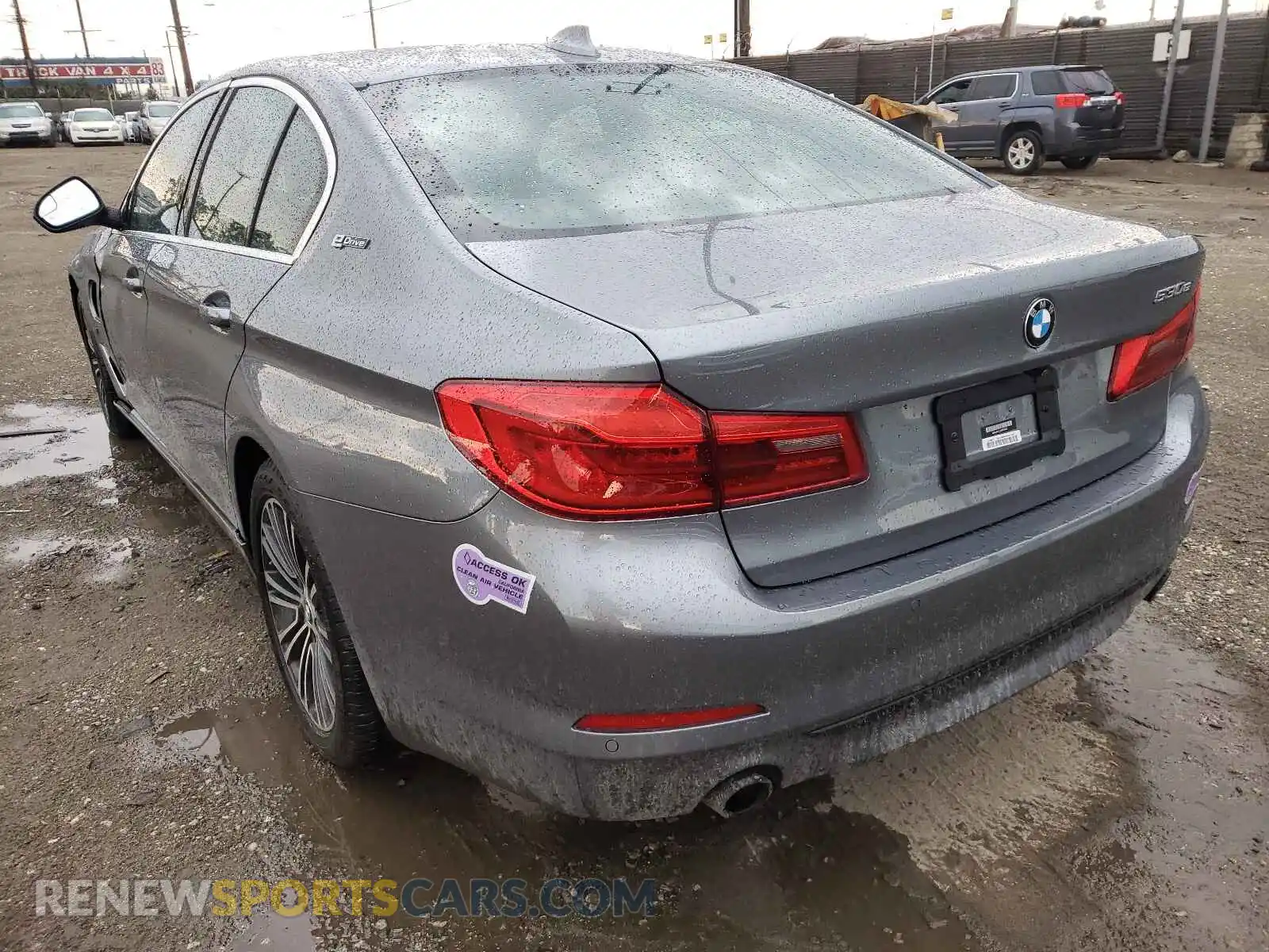 3 Фотография поврежденного автомобиля WBAJA9C52KB399432 BMW 5 SERIES 2019