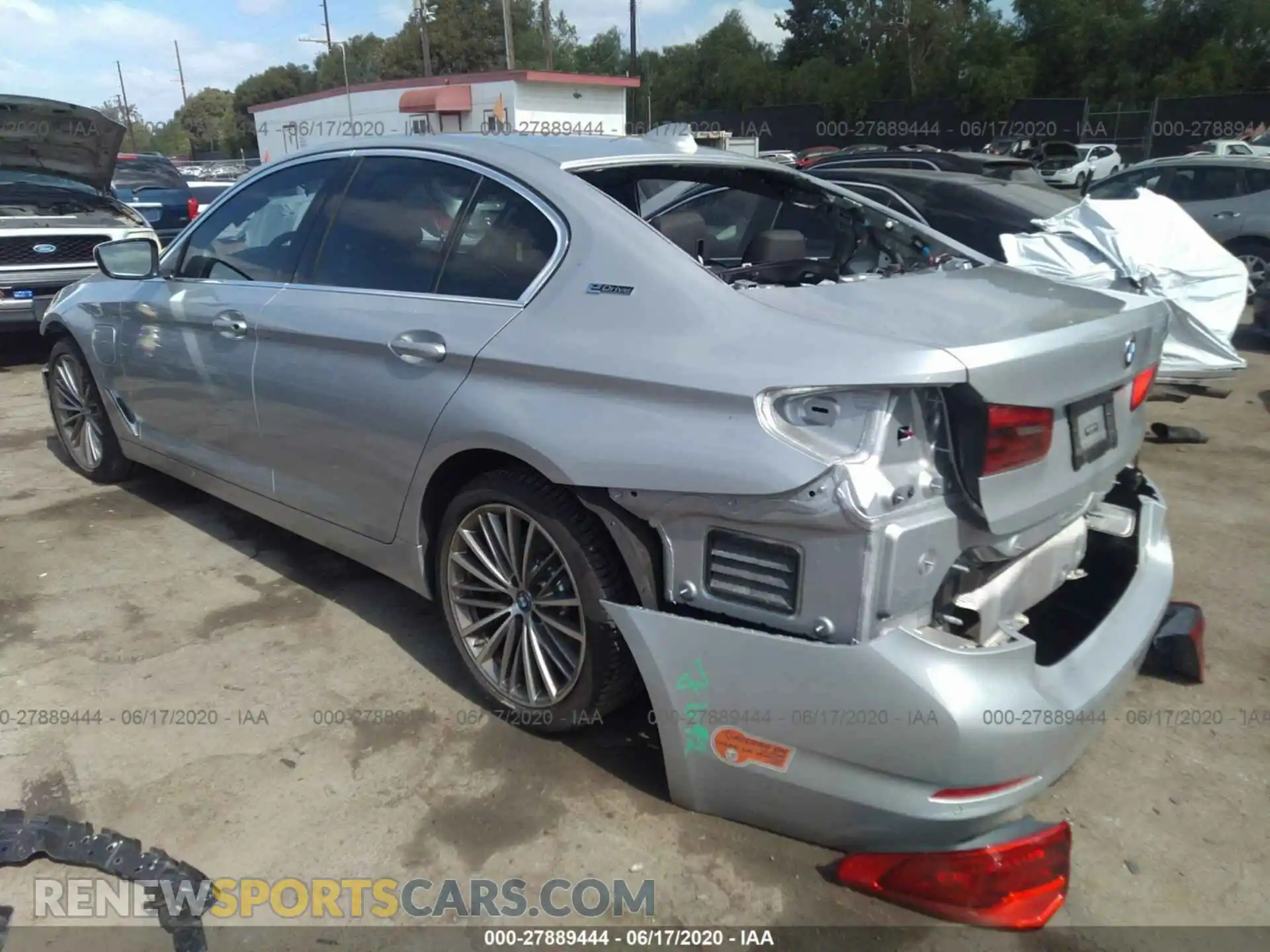 3 Photograph of a damaged car WBAJA9C53KB393638 BMW 5 SERIES 2019