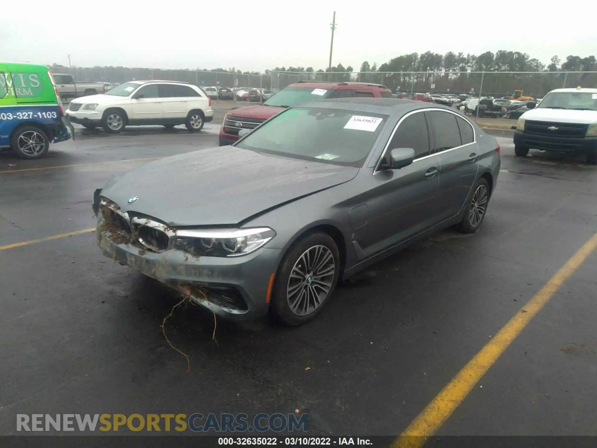 2 Photograph of a damaged car WBAJA9C56KB388515 BMW 5 SERIES 2019