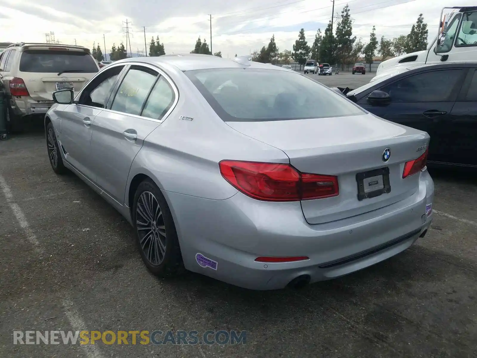 3 Photograph of a damaged car WBAJA9C58KB253620 BMW 5 SERIES 2019