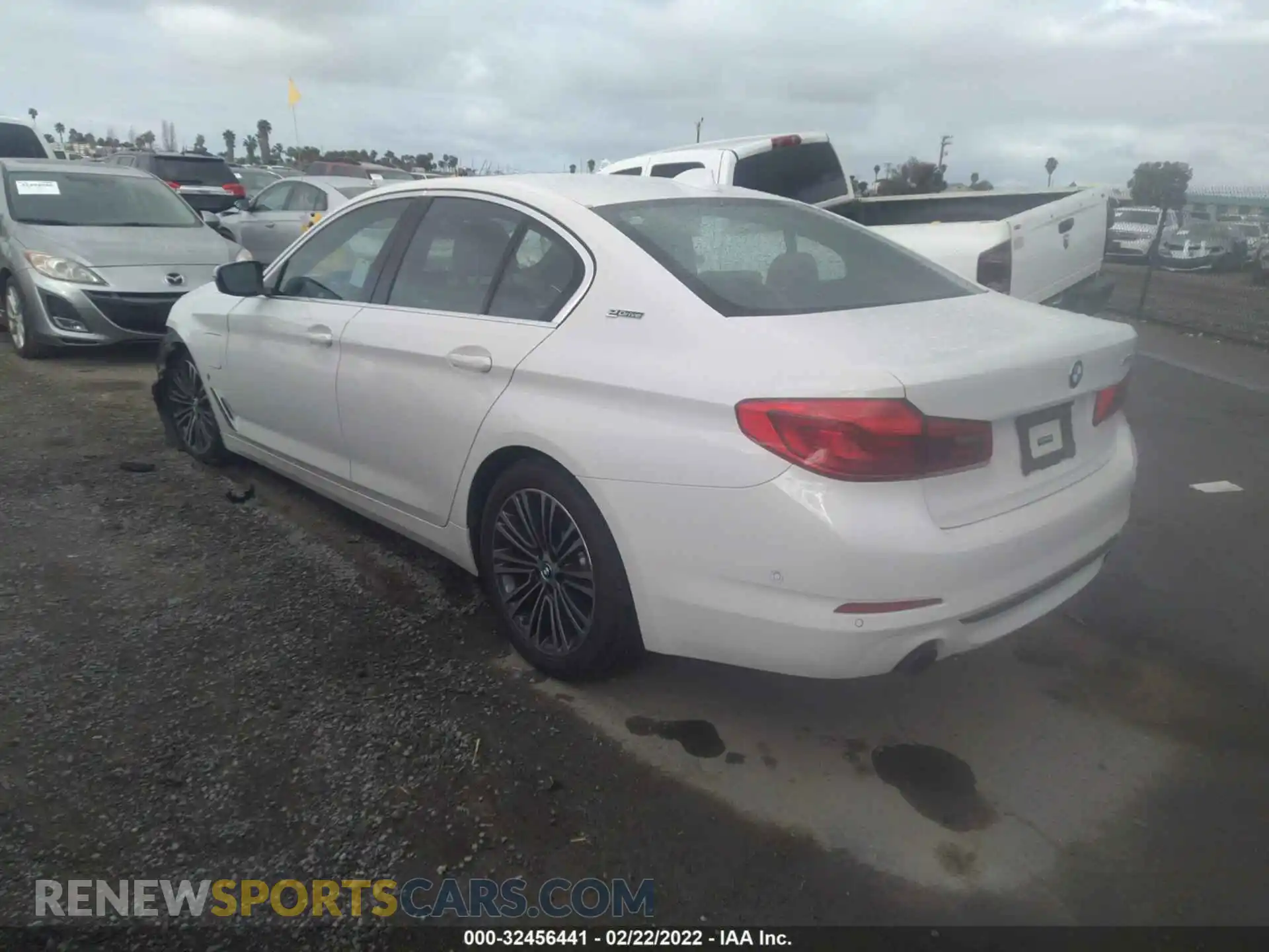 3 Photograph of a damaged car WBAJA9C58KB254945 BMW 5 SERIES 2019