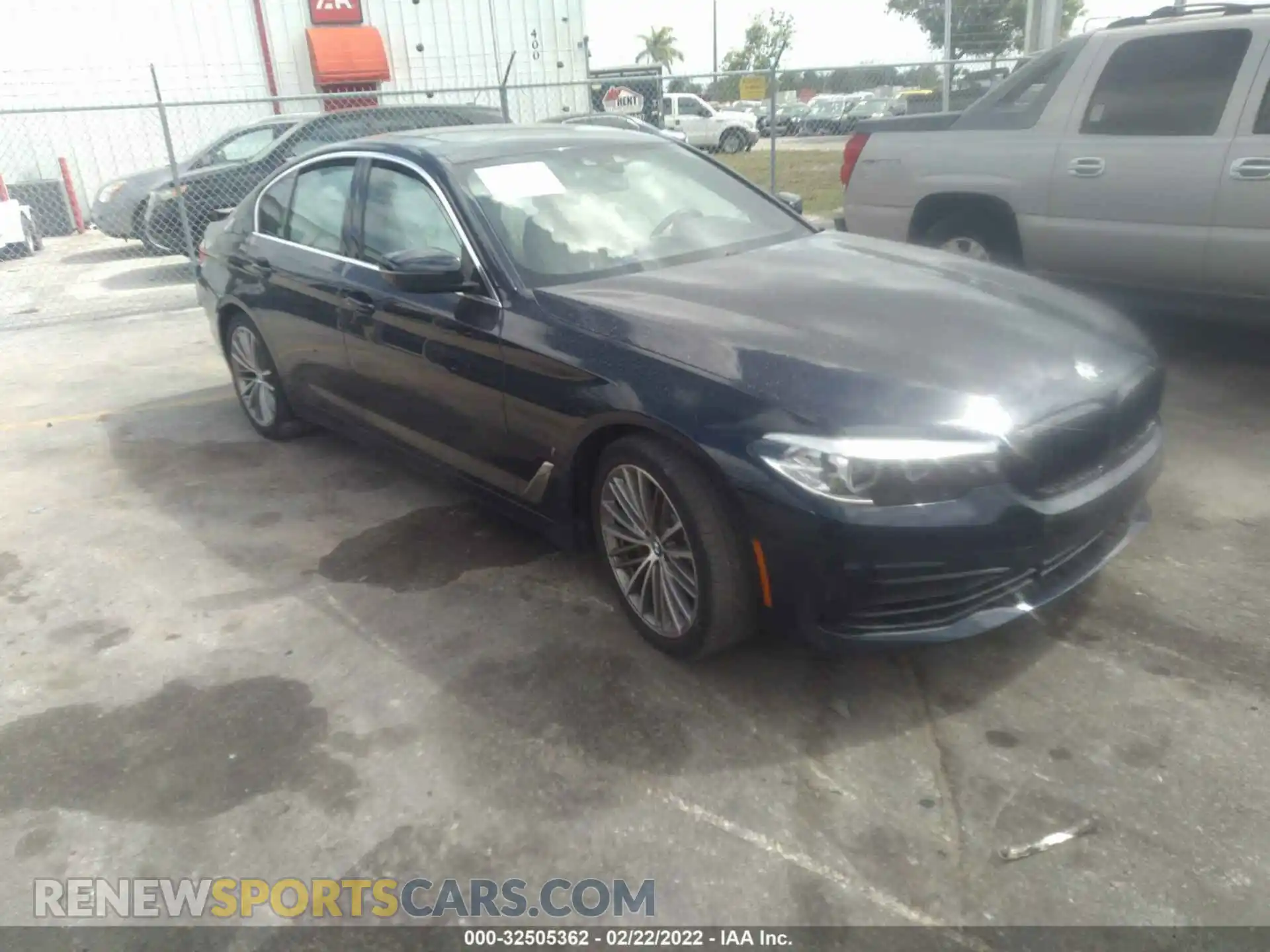1 Photograph of a damaged car WBAJA9C59KB393501 BMW 5 SERIES 2019