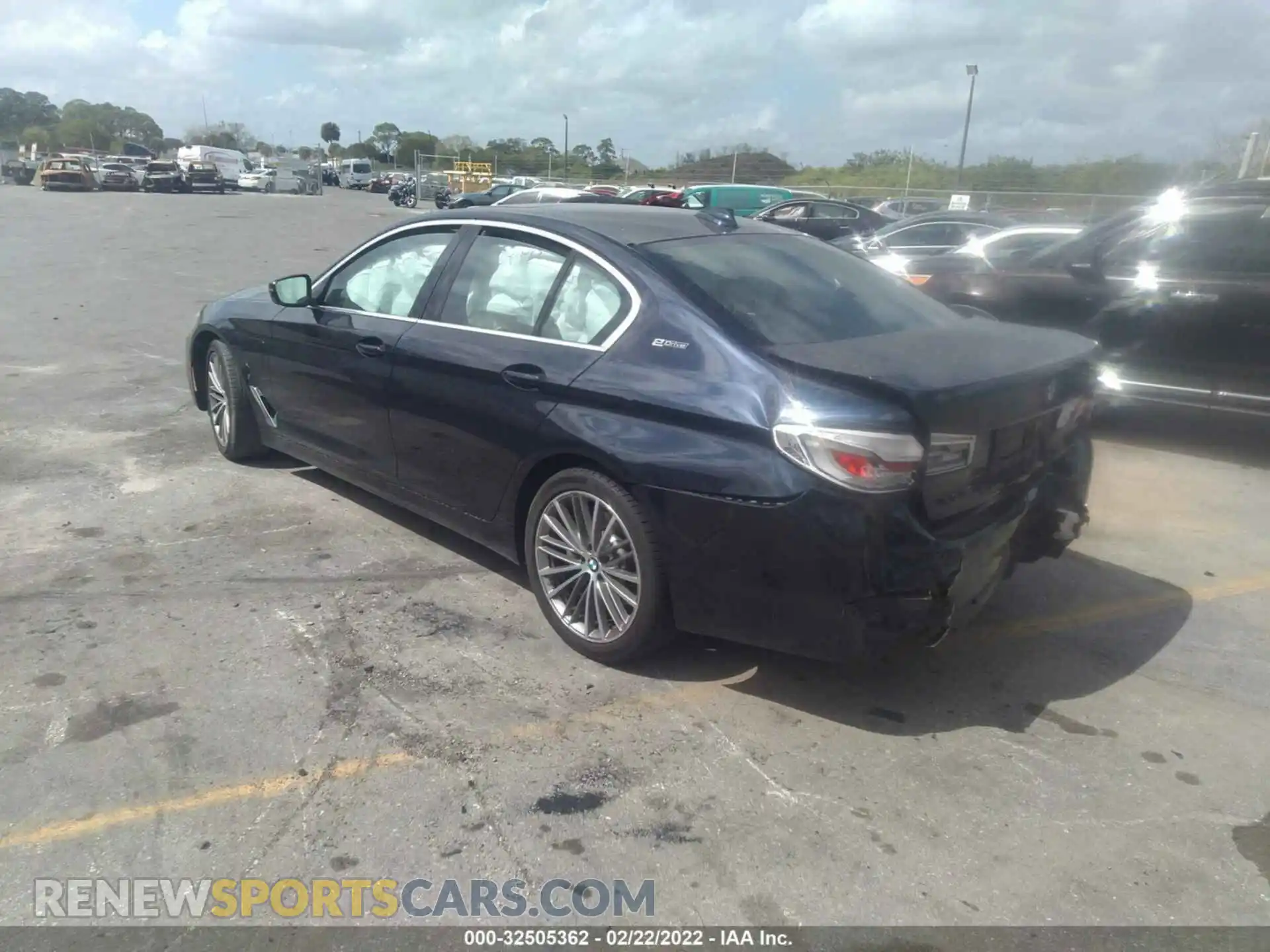 3 Photograph of a damaged car WBAJA9C59KB393501 BMW 5 SERIES 2019