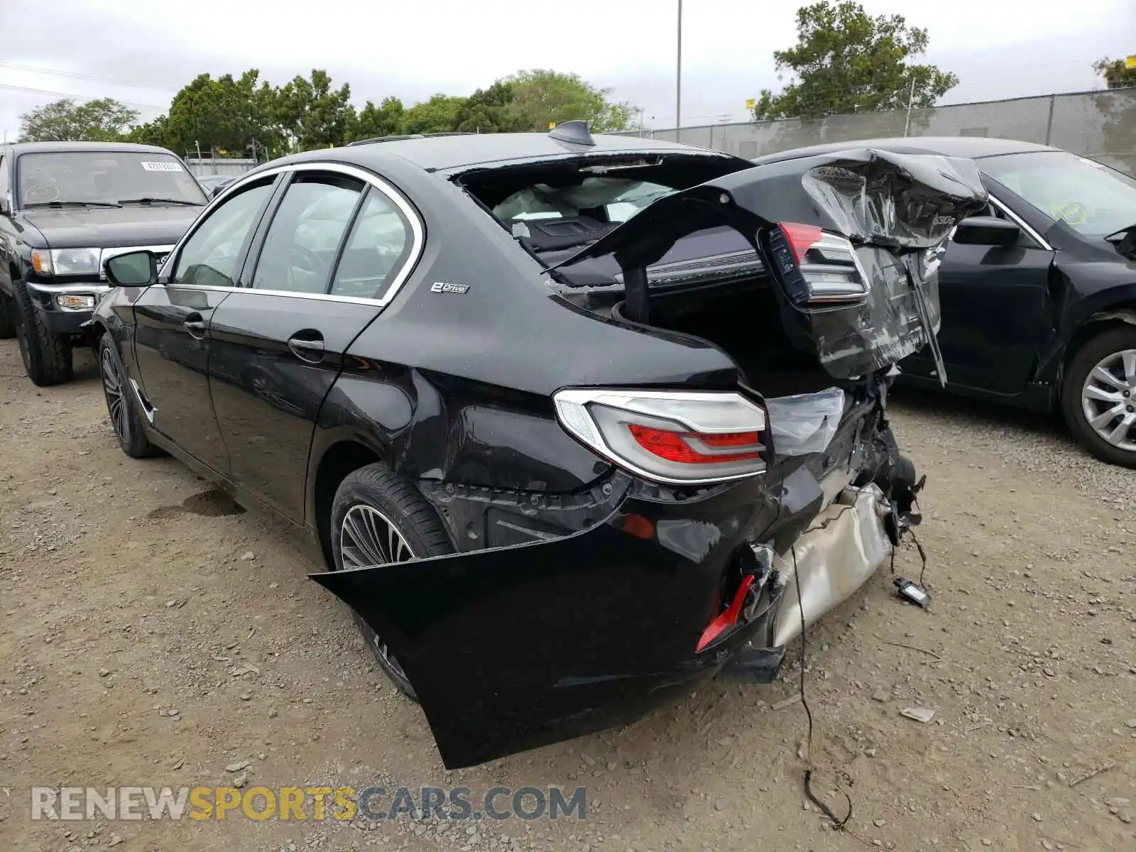 3 Photograph of a damaged car WBAJA9C5XKB389022 BMW 5 SERIES 2019