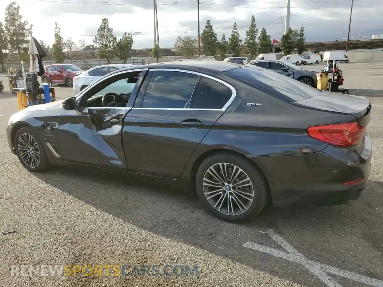 2 Photograph of a damaged car WBAJA9C5XKB392471 BMW 5 SERIES 2019
