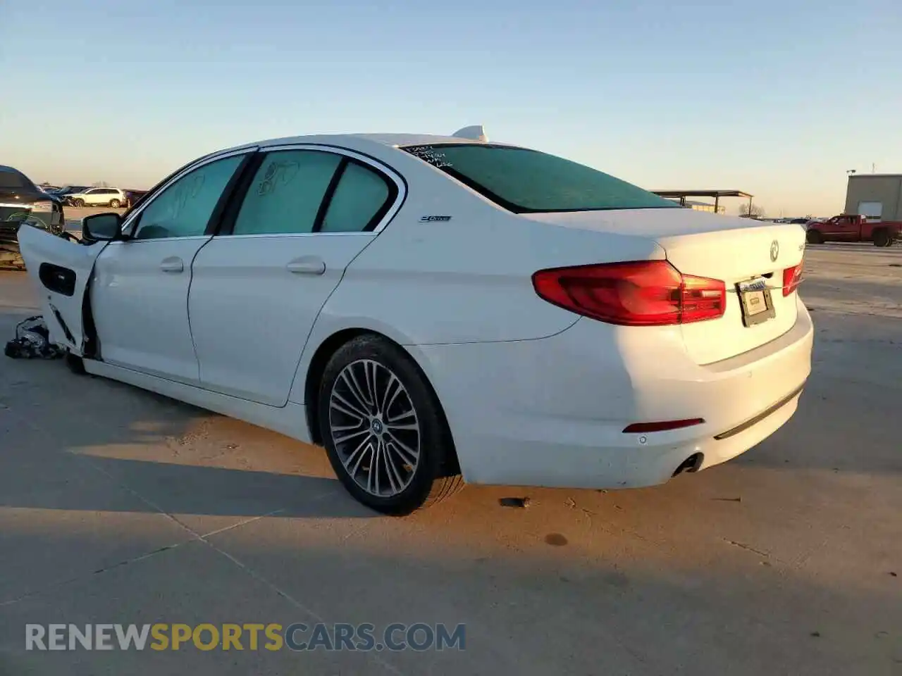 2 Photograph of a damaged car WBAJA9C5XKB398643 BMW 5 SERIES 2019