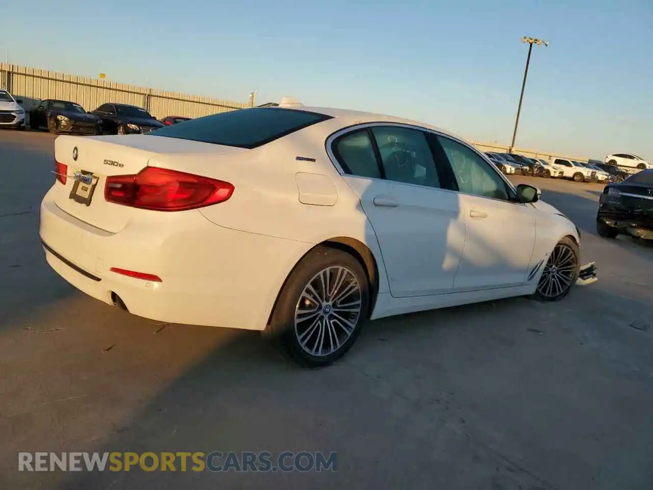 3 Photograph of a damaged car WBAJA9C5XKB398643 BMW 5 SERIES 2019