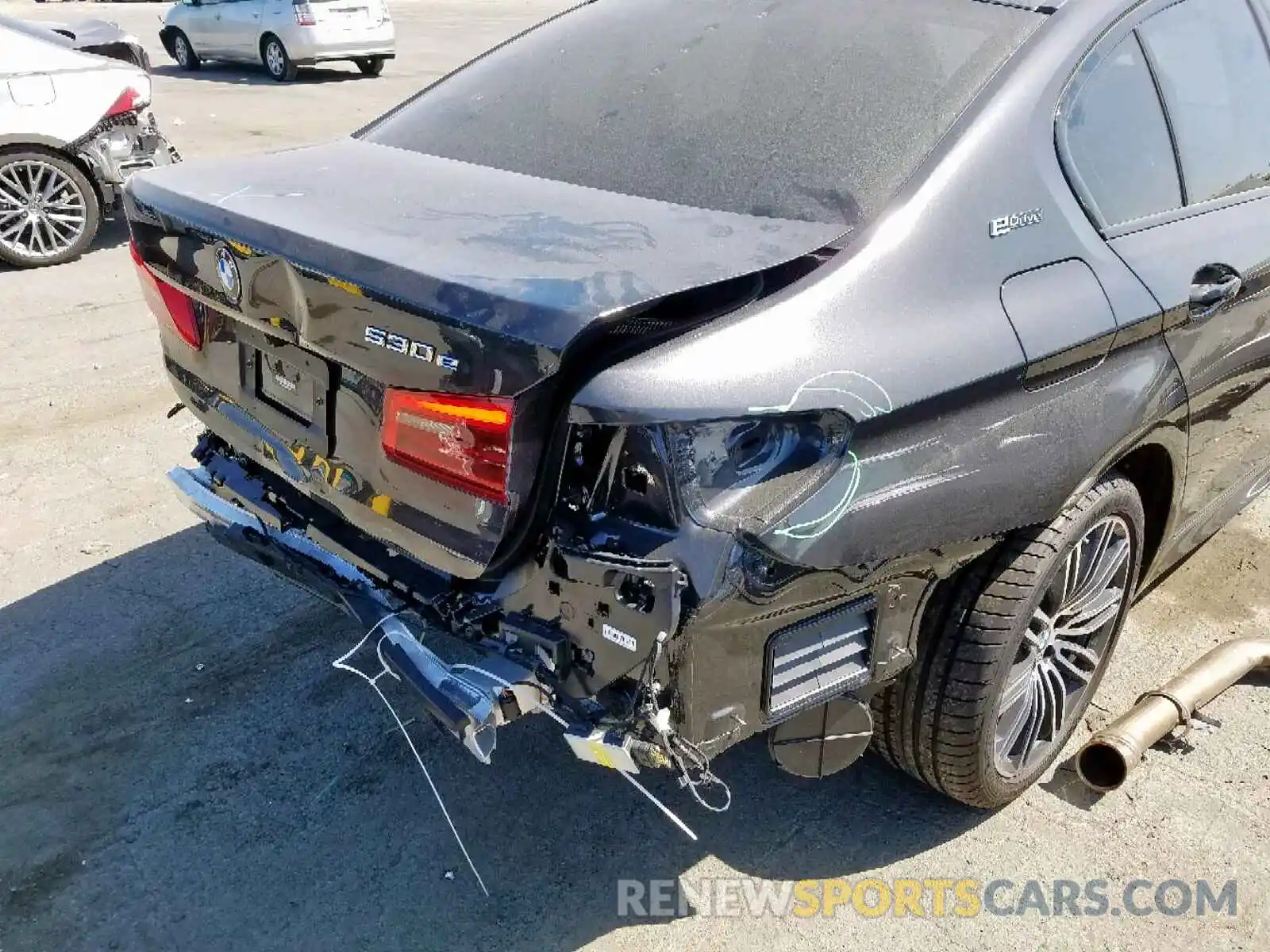 9 Photograph of a damaged car WBAJB1C50KB376648 BMW 5 SERIES 2019