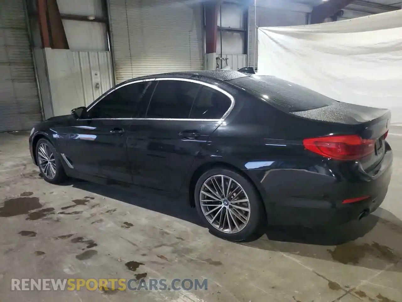 2 Фотография поврежденного автомобиля WBAJB1C59KB376731 BMW 5 SERIES 2019