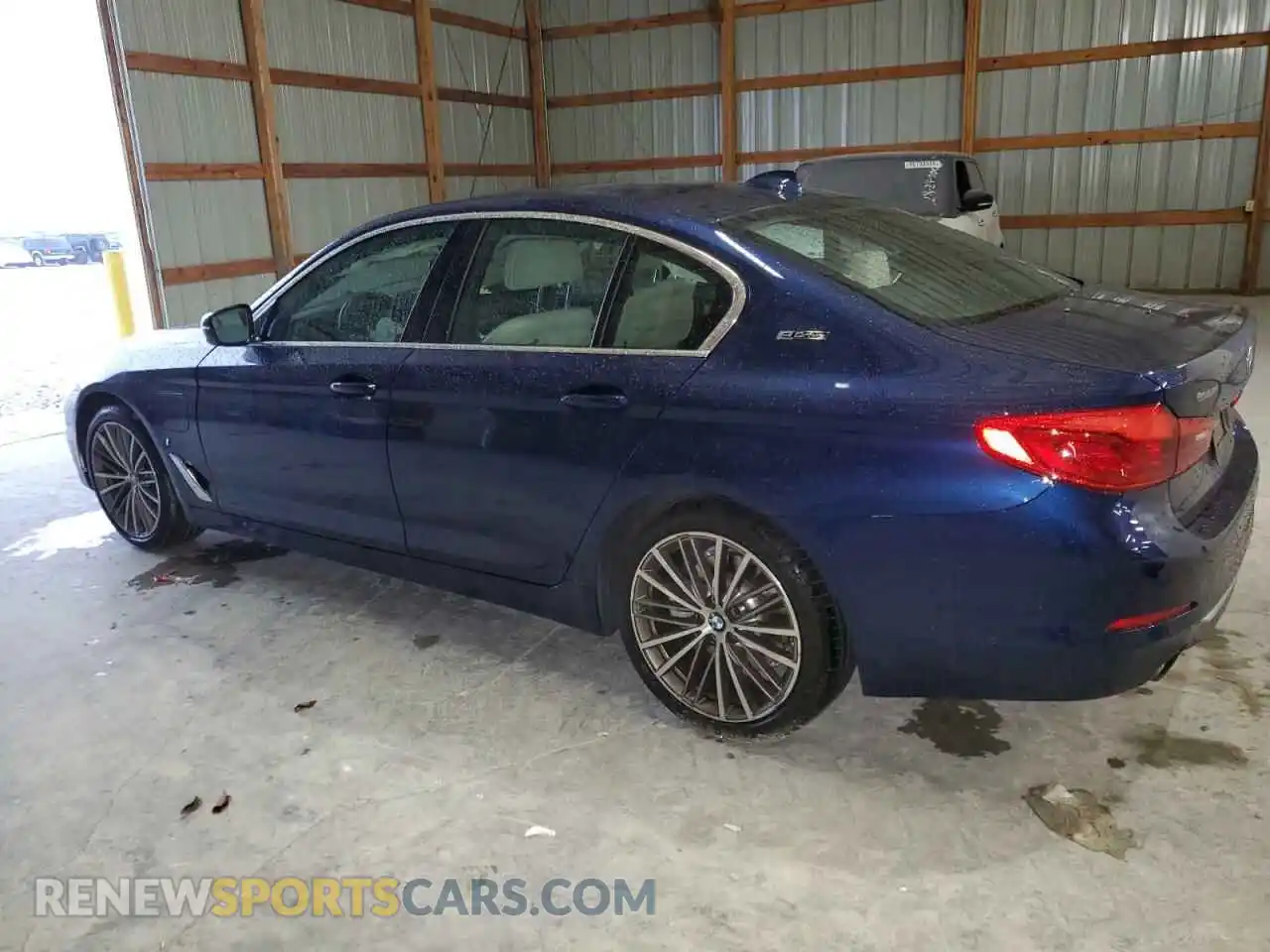 2 Photograph of a damaged car WBAJB1C5XKB376172 BMW 5 SERIES 2019