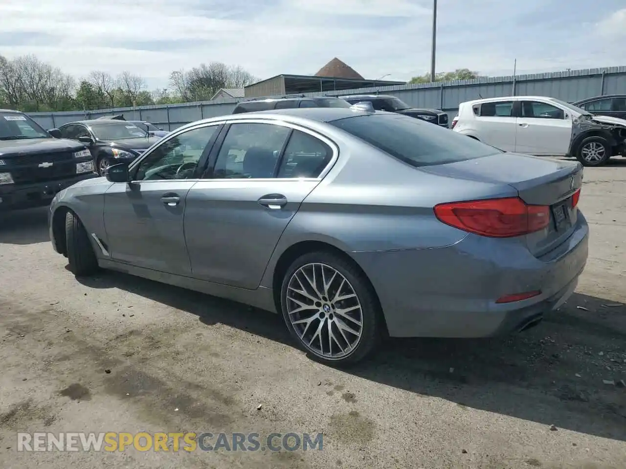 2 Photograph of a damaged car WBAJE5C50KG919241 BMW 5 SERIES 2019