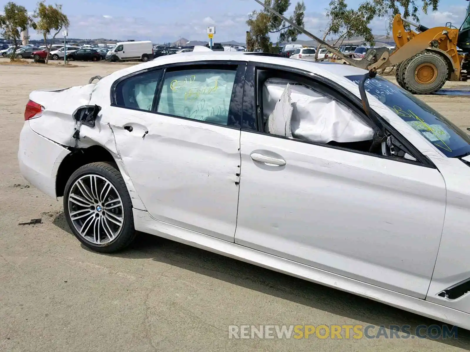 9 Photograph of a damaged car WBAJE5C51KWW13428 BMW 5 SERIES 2019