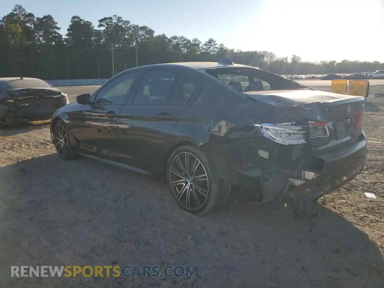 2 Photograph of a damaged car WBAJE5C52KWW06102 BMW 5 SERIES 2019