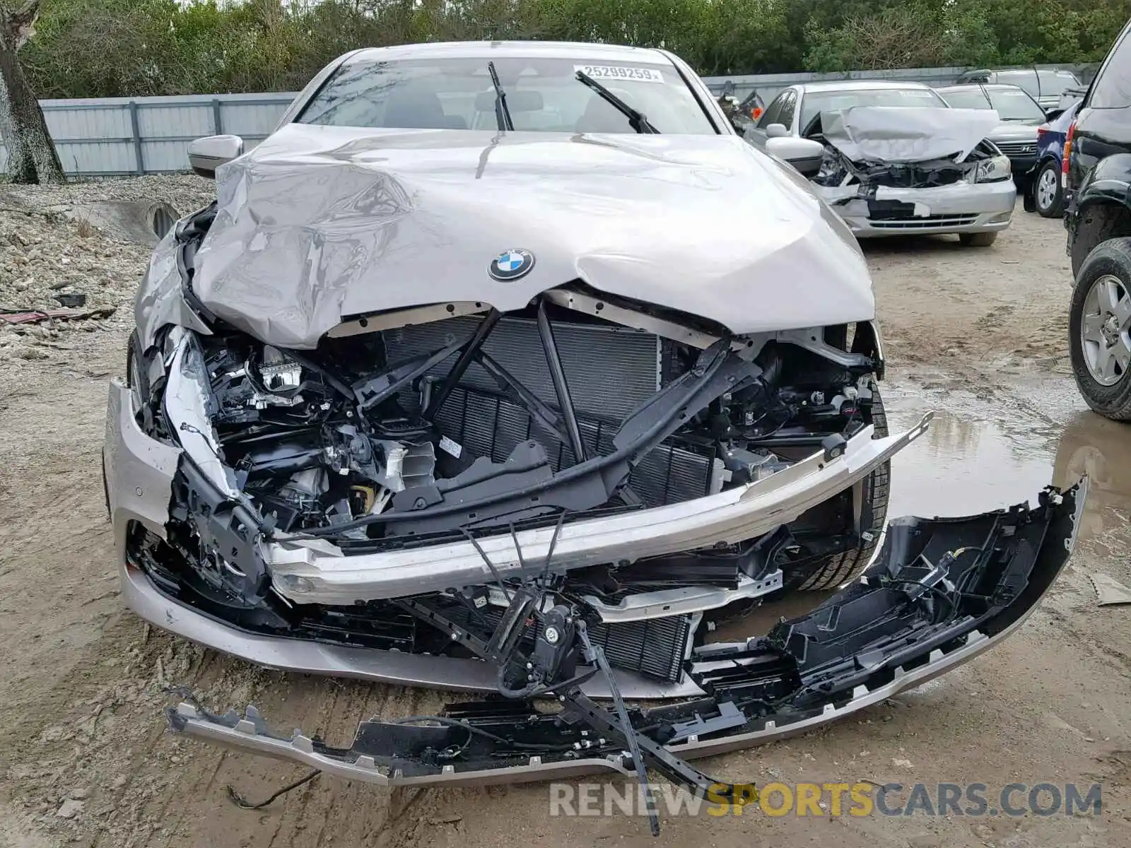 9 Photograph of a damaged car WBAJE5C56KWW20035 BMW 5 SERIES 2019