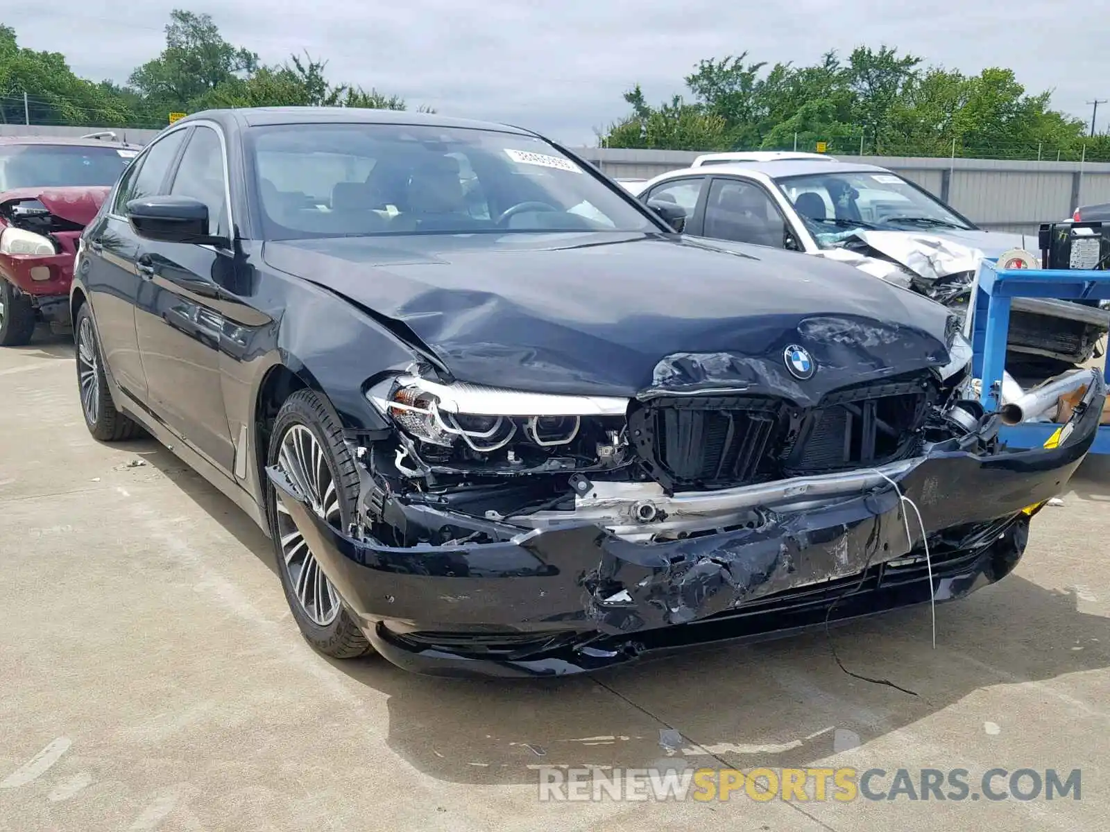 1 Photograph of a damaged car WBAJE5C57KWE66566 BMW 5 SERIES 2019