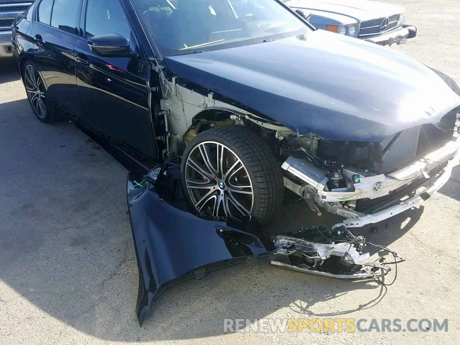 9 Photograph of a damaged car WBAJE5C58KWE66642 BMW 5 SERIES 2019