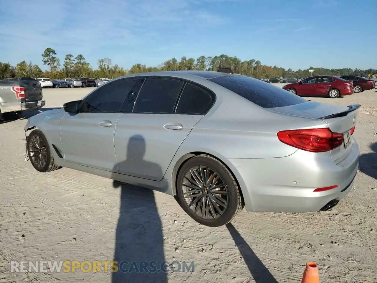 2 Photograph of a damaged car WBAJE5C58KWW17802 BMW 5 SERIES 2019