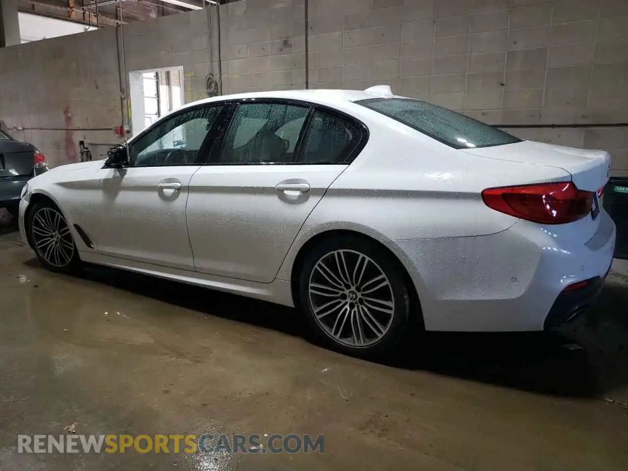 2 Photograph of a damaged car WBAJE7C50KWW37621 BMW 5 SERIES 2019