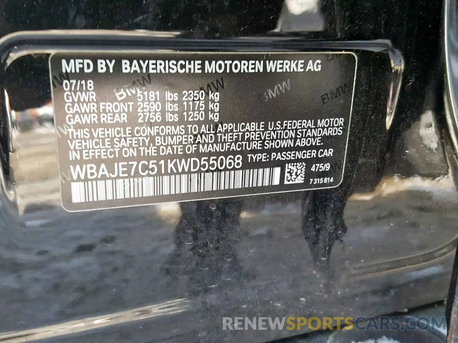 10 Photograph of a damaged car WBAJE7C51KWD55068 BMW 5 SERIES 2019