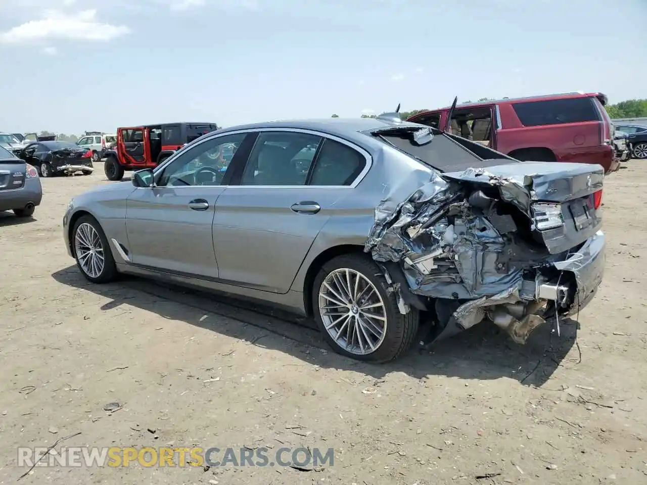 2 Фотография поврежденного автомобиля WBAJE7C53KWW13250 BMW 5 SERIES 2019
