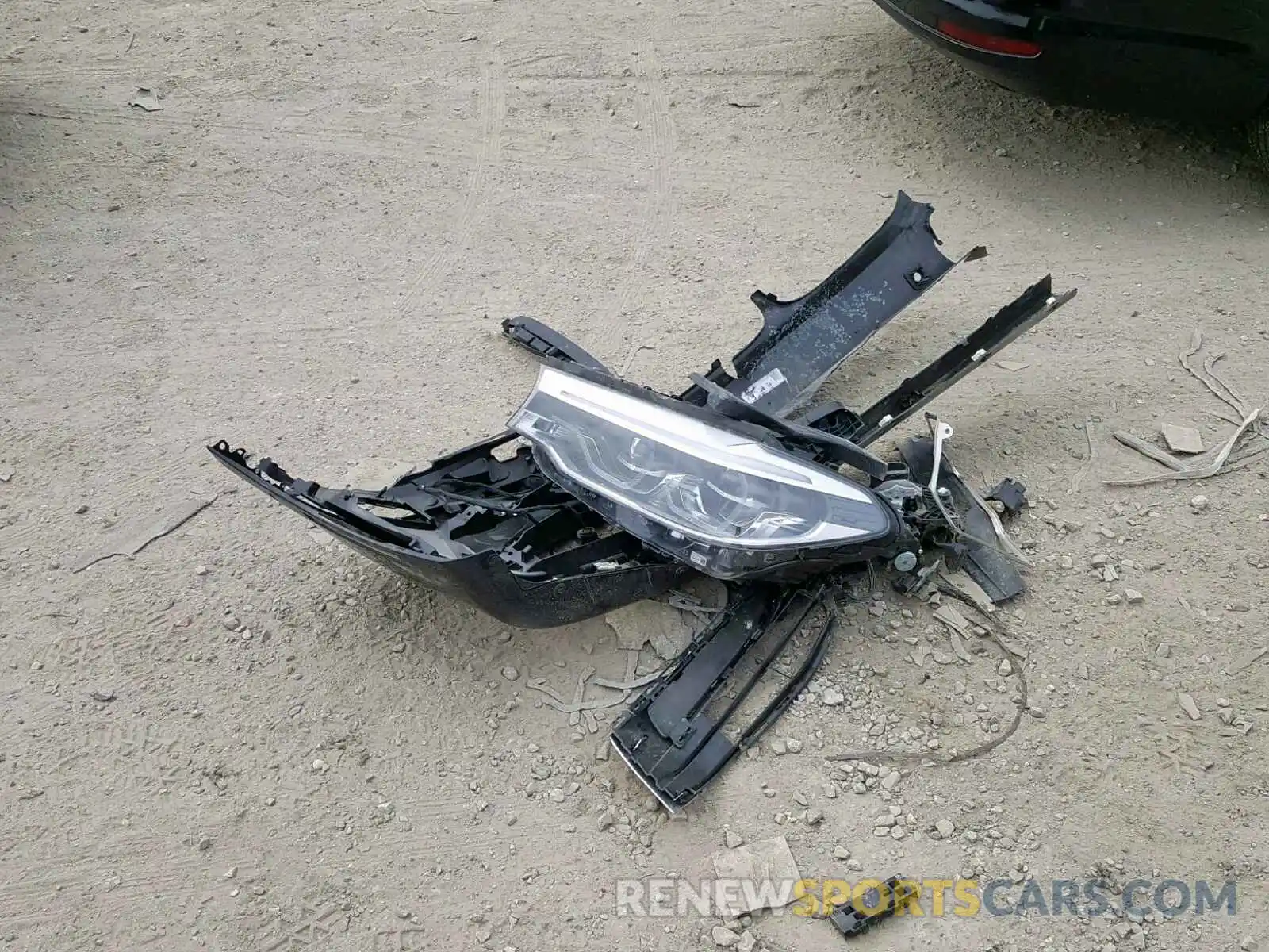 9 Photograph of a damaged car WBAJE7C55KWW16909 BMW 5 SERIES 2019