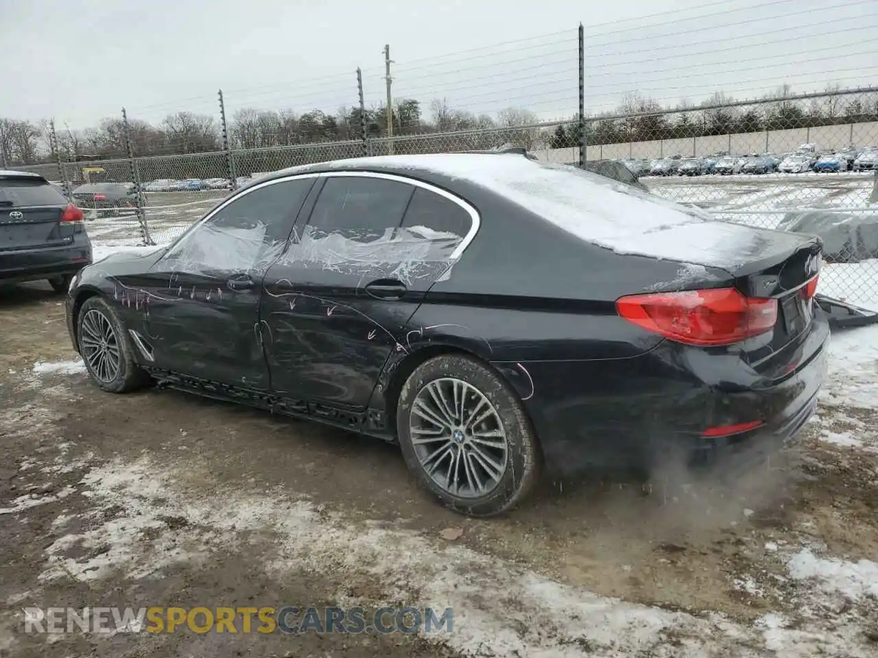 2 fotografías del automóvil dañado WBAJE7C57KWD55107 BMW 5 SERIES 2019