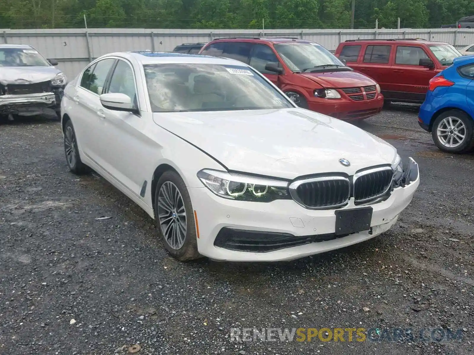 1 Photograph of a damaged car WBAJE7C57KWW12652 BMW 5 SERIES 2019