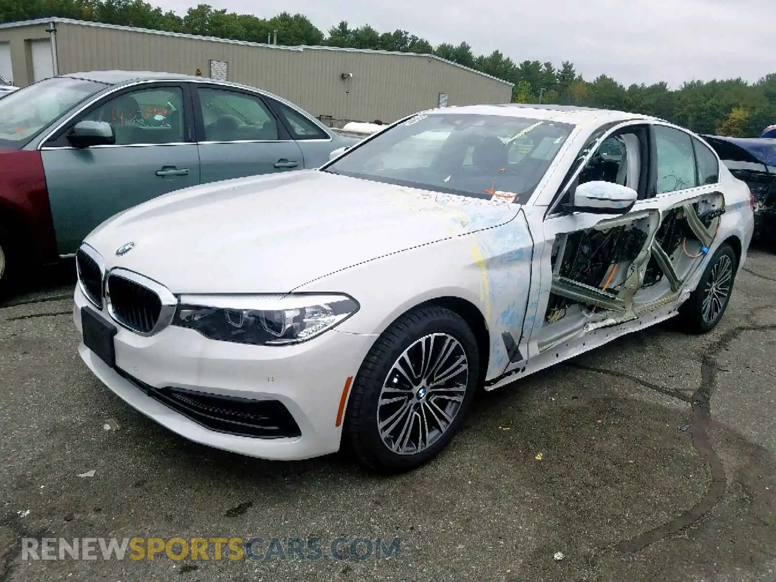2 Photograph of a damaged car WBAJE7C5XKWW33415 BMW 5 SERIES 2019