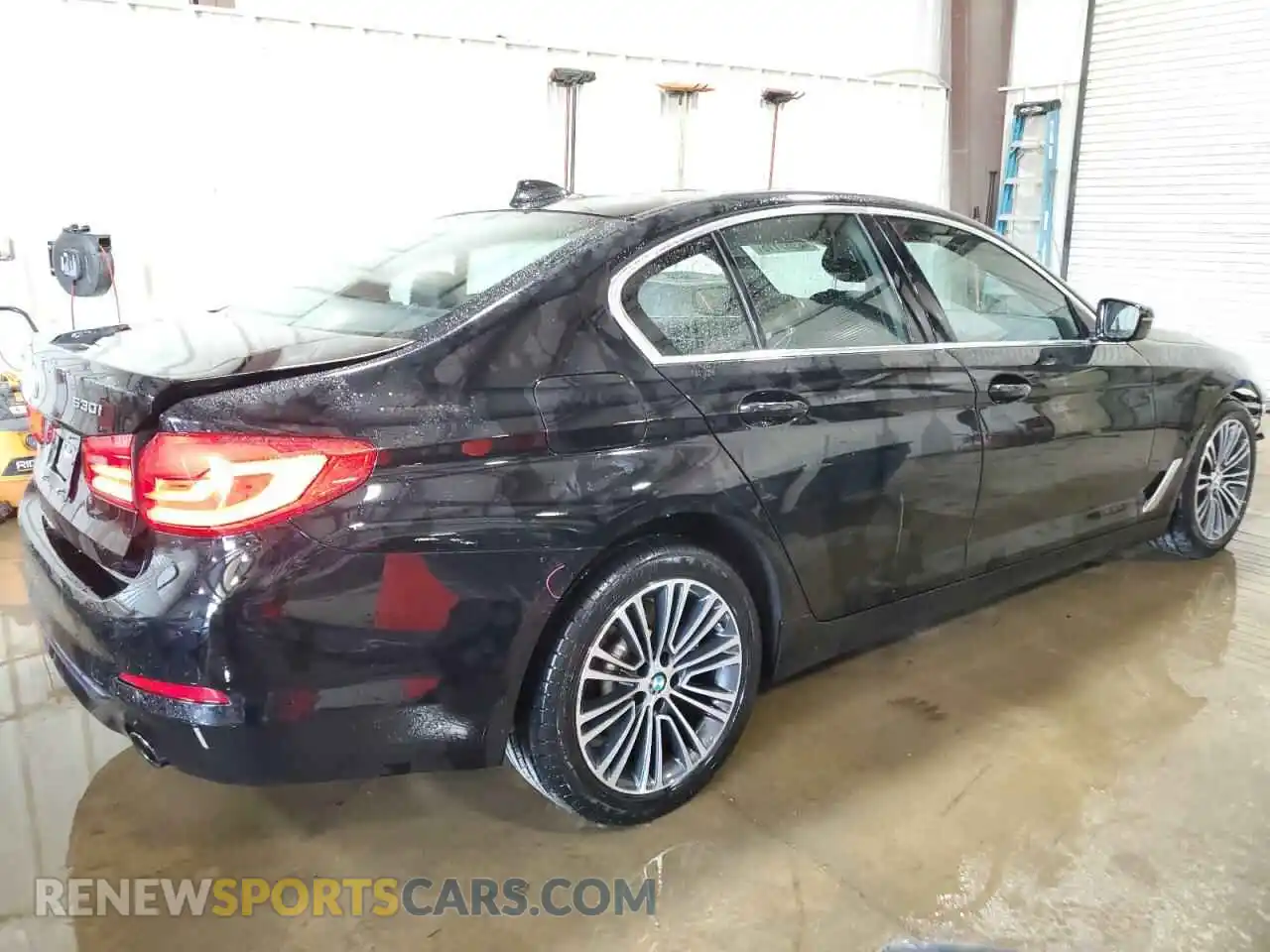 3 Photograph of a damaged car WBAJR7C00LWW74405 BMW 5 SERIES 2020