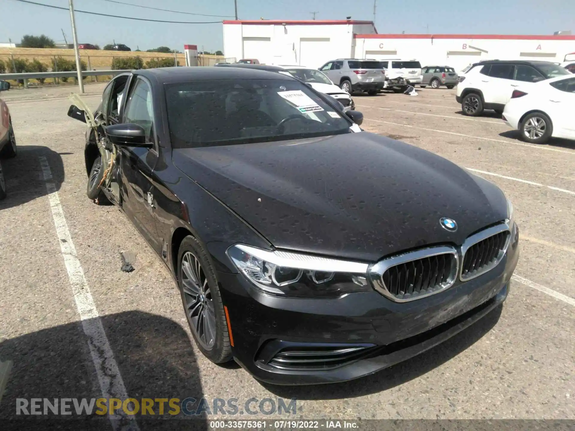 1 Фотография поврежденного автомобиля WBAJR7C02LWW65088 BMW 5 SERIES 2020