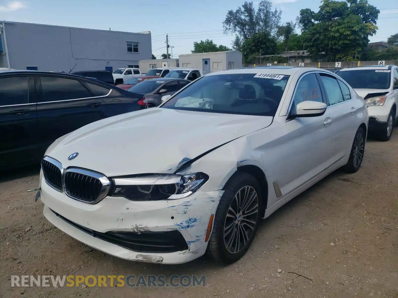 2 Photograph of a damaged car WBAJR7C04LWW64685 BMW 5 SERIES 2020
