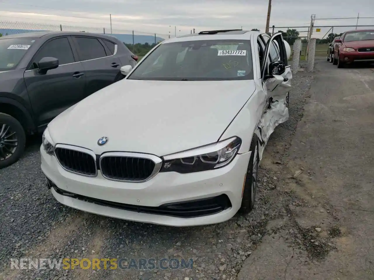 2 Photograph of a damaged car WBAJR7C05LWW79521 BMW 5 SERIES 2020