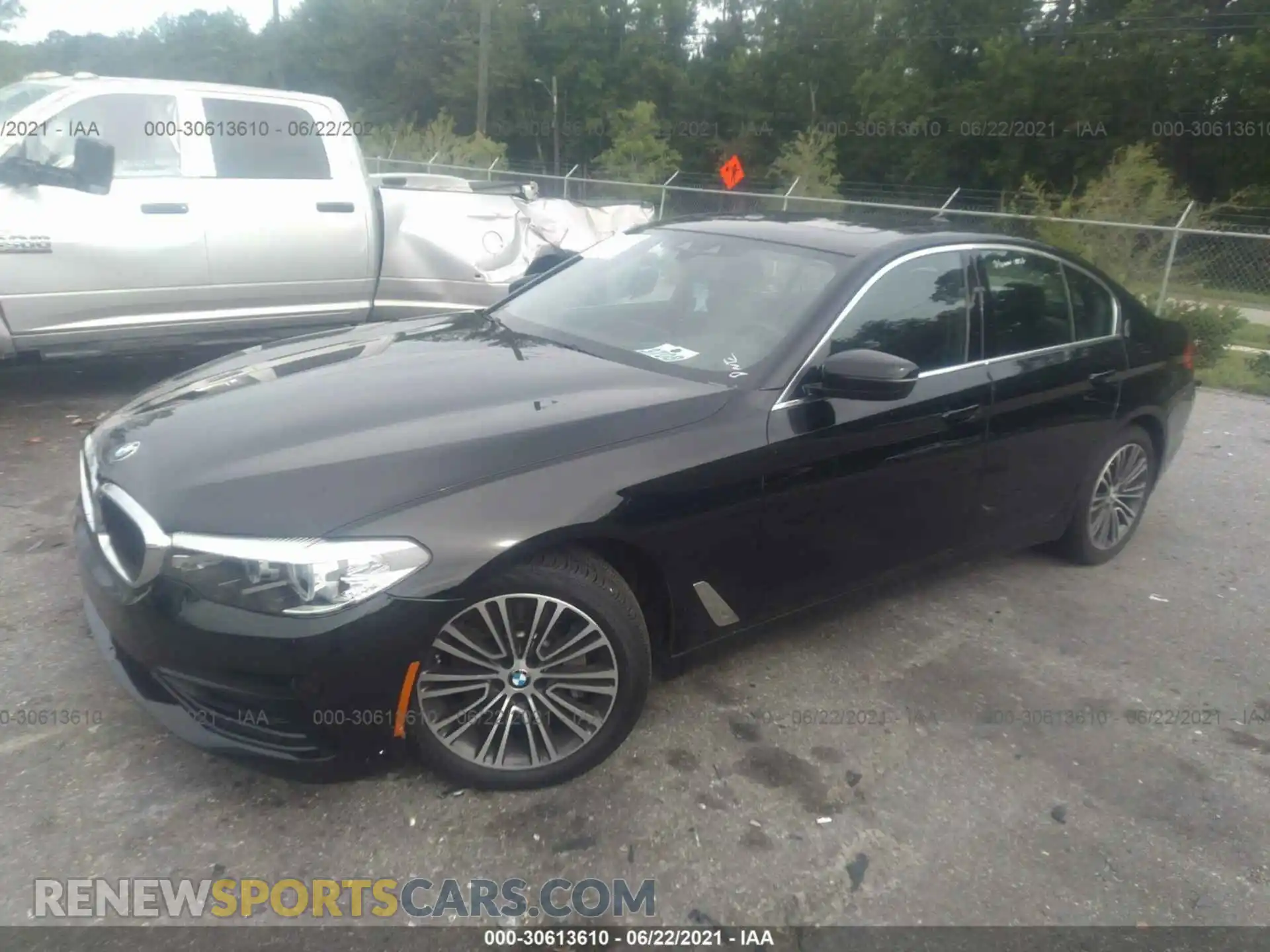 2 fotografías del automóvil dañado WBAJR7C09LCD12657 BMW 5 SERIES 2020
