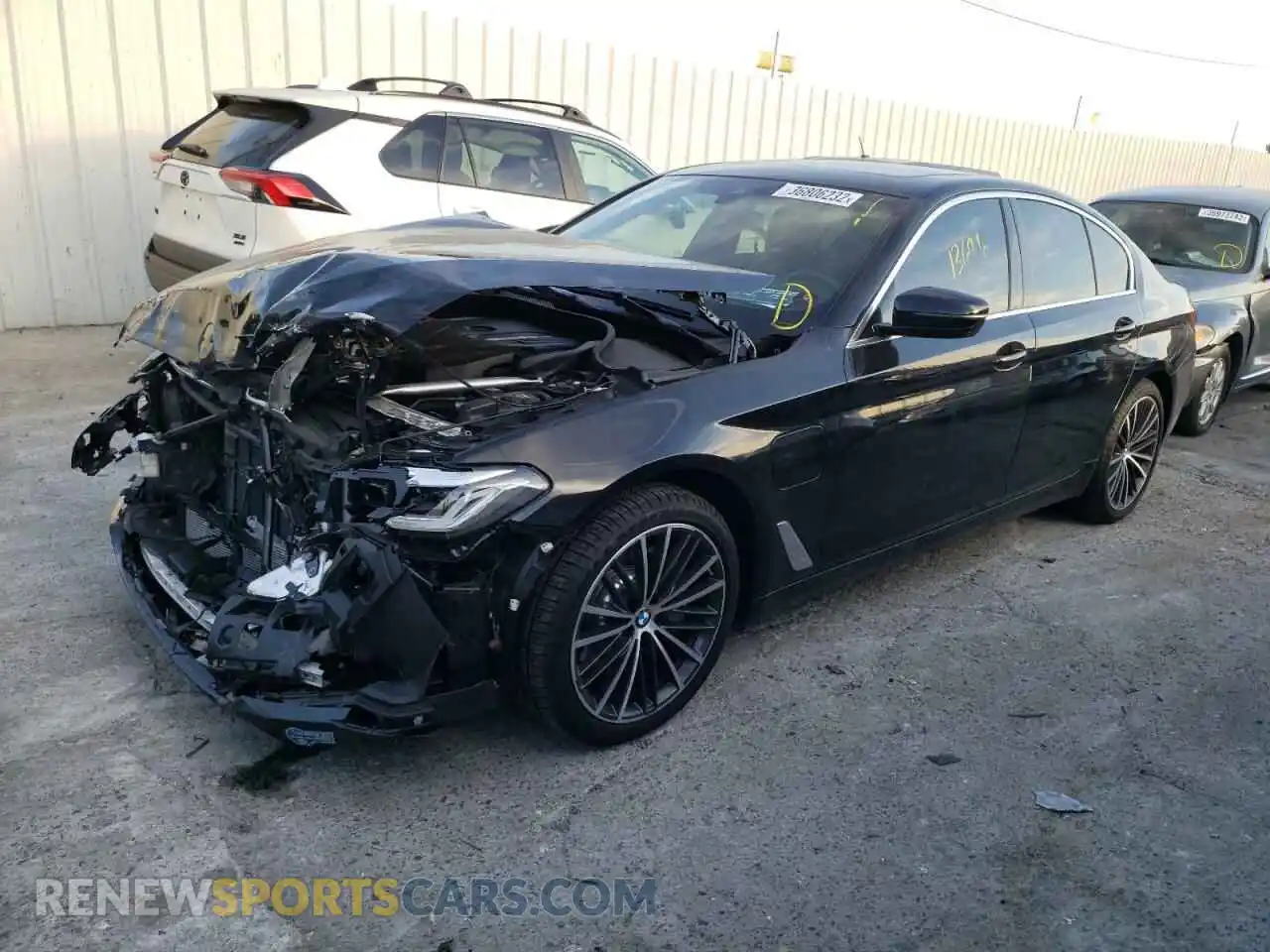 2 Фотография поврежденного автомобиля WBA13AG04MCG67911 BMW 5 SERIES 2021