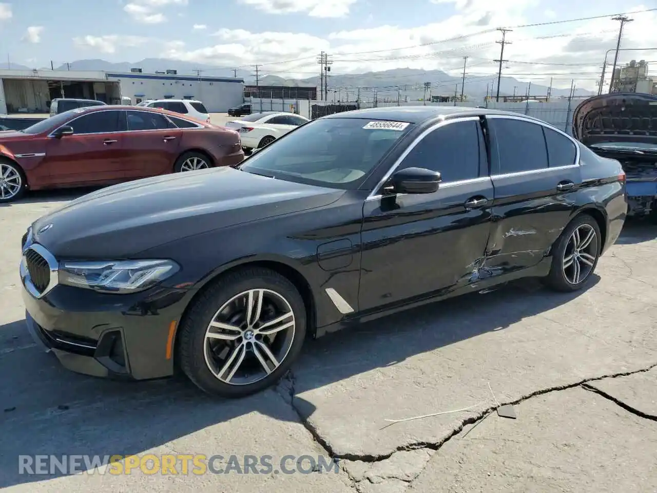 1 Фотография поврежденного автомобиля WBA13AG05MCG08625 BMW 5 SERIES 2021