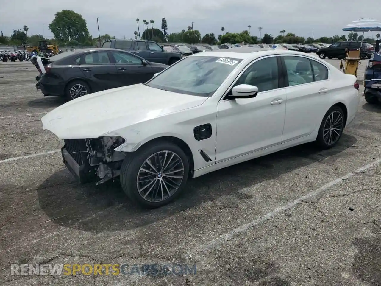 1 Photograph of a damaged car WBA13AG06MCG55789 BMW 5 SERIES 2021