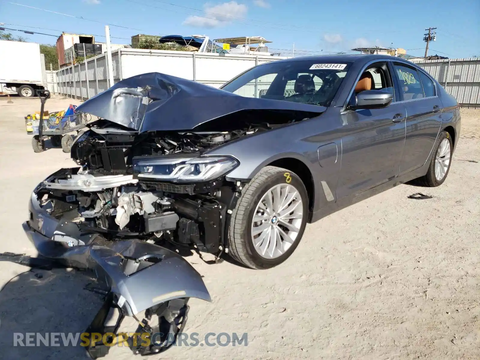 2 Фотография поврежденного автомобиля WBA13AG0XMCG98080 BMW 5 SERIES 2021