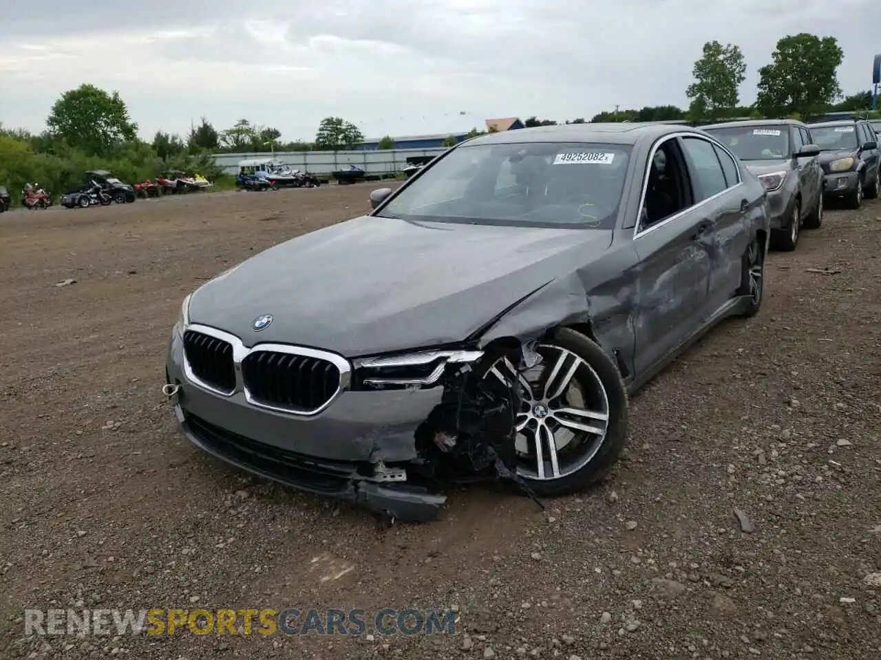 2 fotografías del automóvil dañado WBA13BJ00MCF08608 BMW 5 SERIES 2021