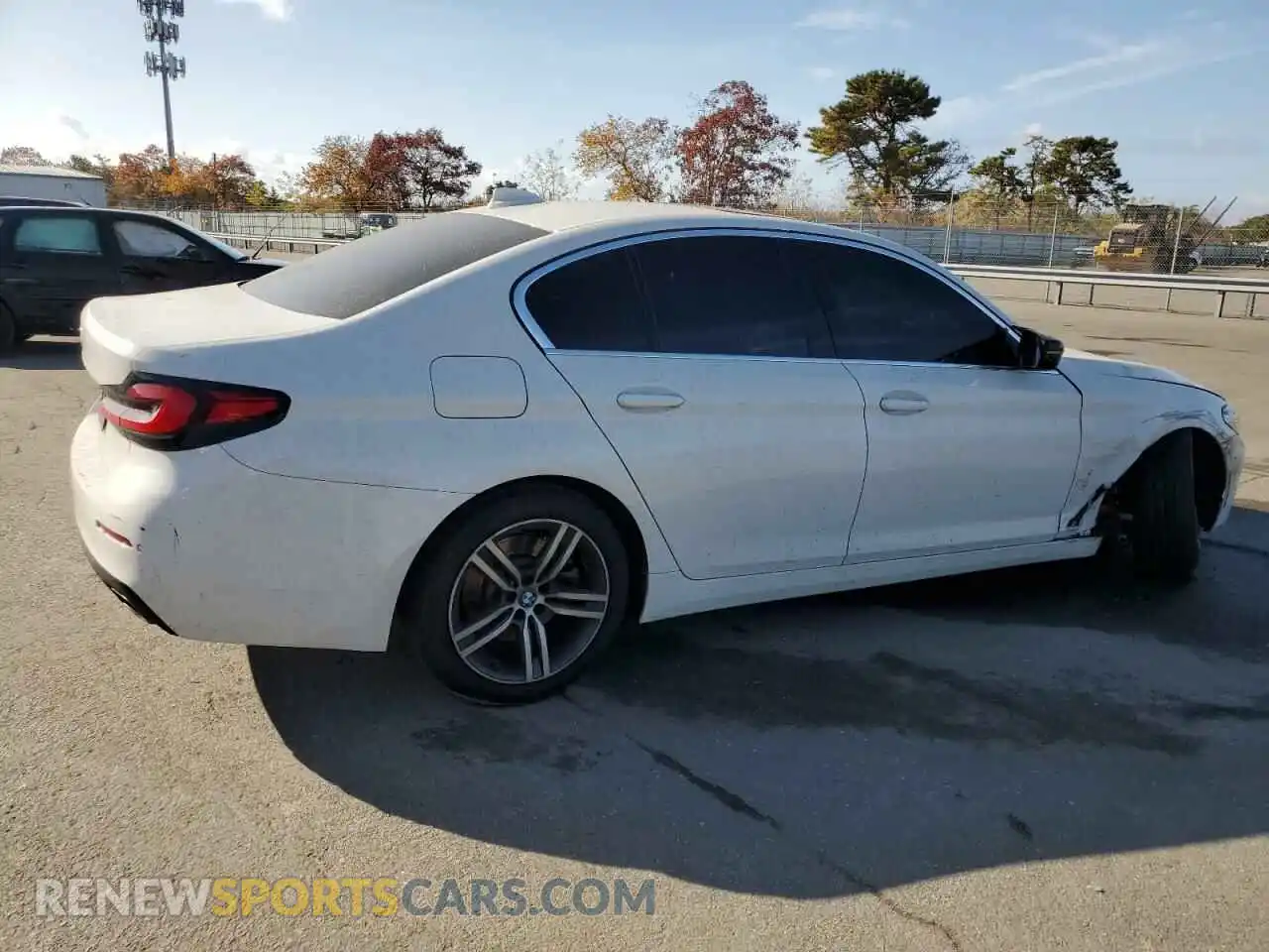 3 Photograph of a damaged car WBA13BJ00MCF10844 BMW 5 SERIES 2021