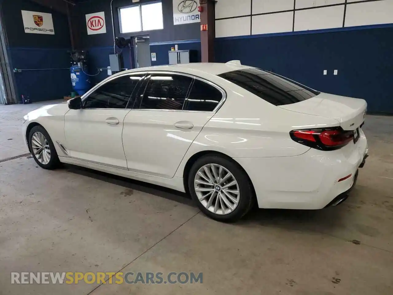 2 Photograph of a damaged car WBA13BJ00MCF90467 BMW 5 SERIES 2021