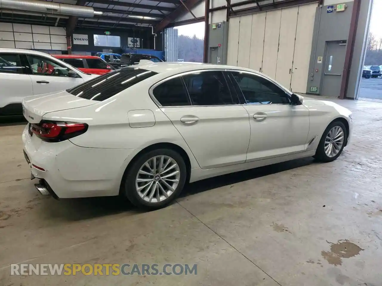 3 Photograph of a damaged car WBA13BJ00MCF90467 BMW 5 SERIES 2021