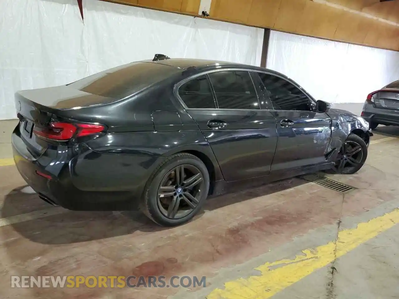 3 Photograph of a damaged car WBA13BJ00MWX23952 BMW 5 SERIES 2021