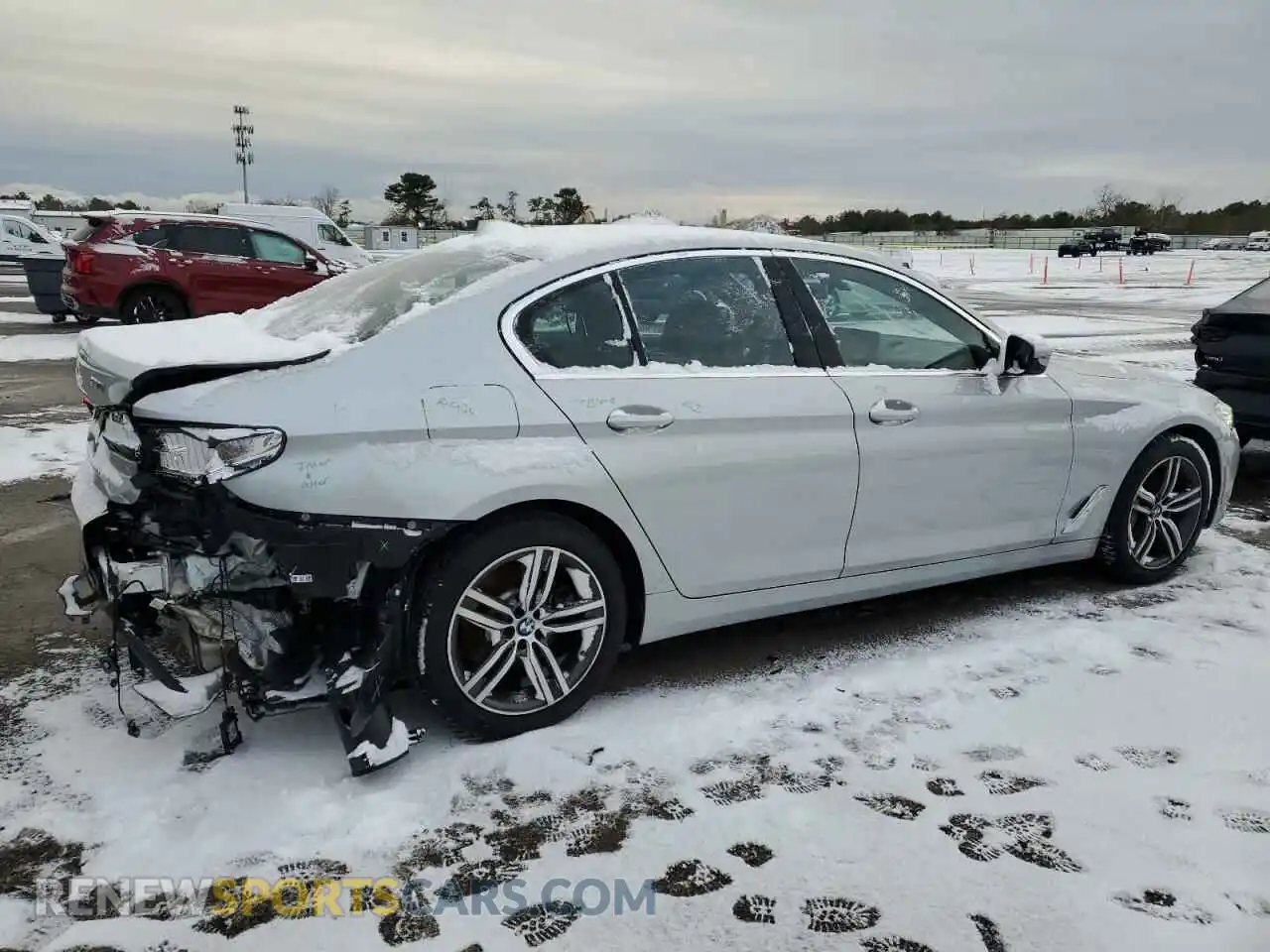 3 Фотография поврежденного автомобиля WBA13BJ04MWX20987 BMW 5 SERIES 2021