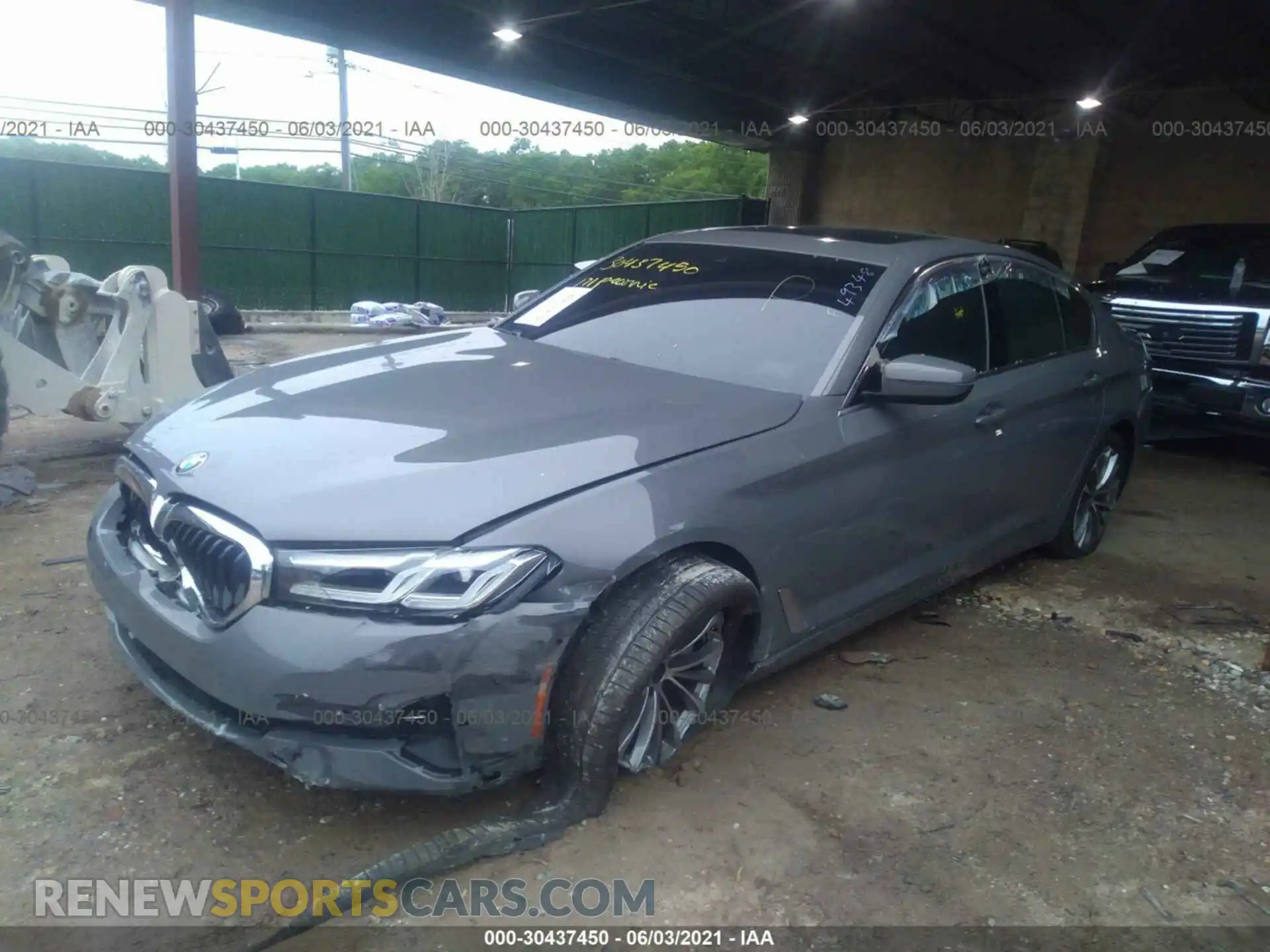 2 Фотография поврежденного автомобиля WBA13BJ07MCF49348 BMW 5 SERIES 2021
