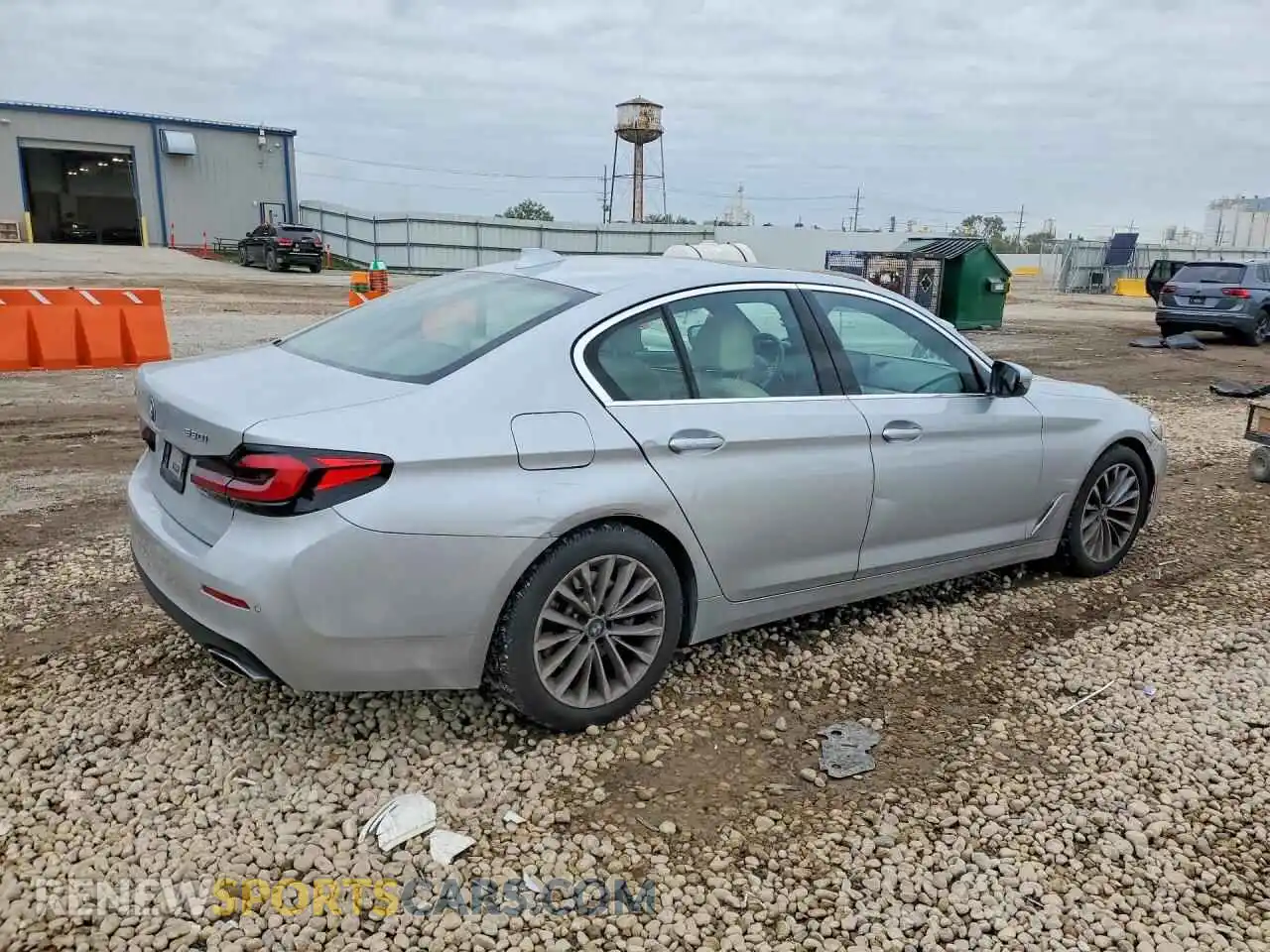 3 Фотография поврежденного автомобиля WBA13BJ09MCF67690 BMW 5 SERIES 2021