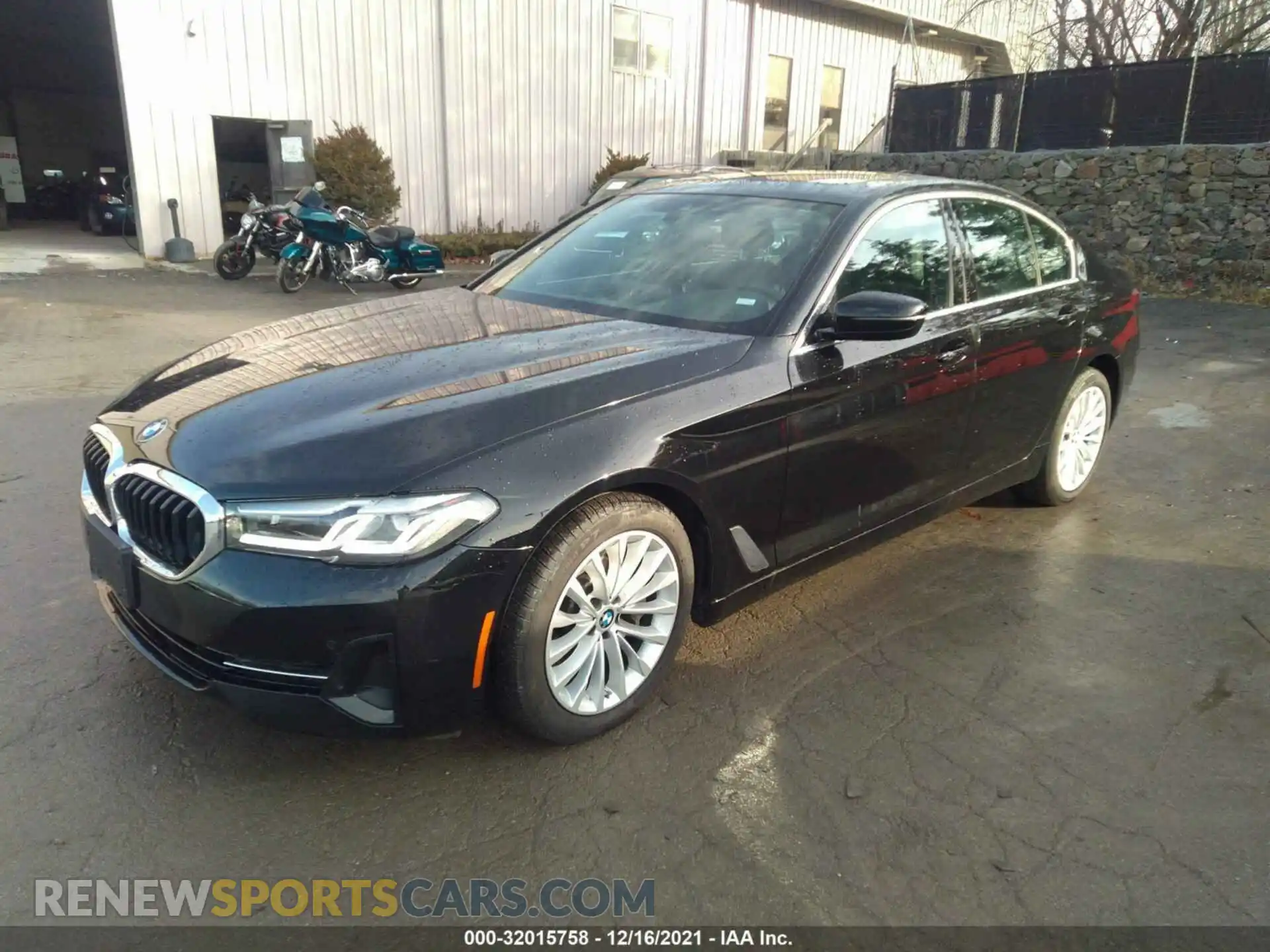 2 Photograph of a damaged car WBA13BJ09MCF89804 BMW 5 SERIES 2021